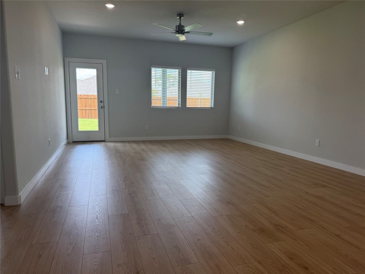716 Knox River Dr - Photo 5 of 15