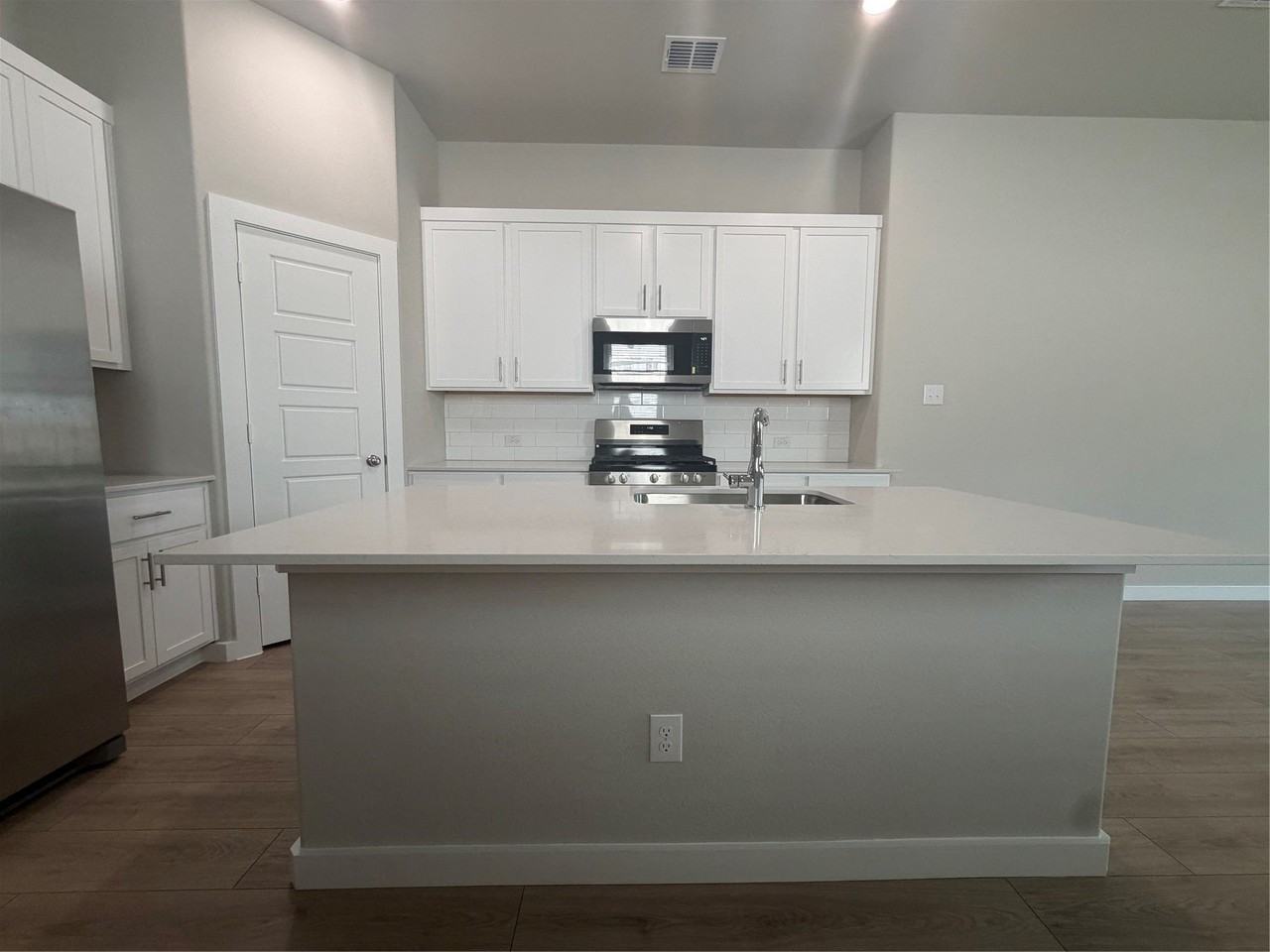 810 Knox River Dr - Photo 2 of 11