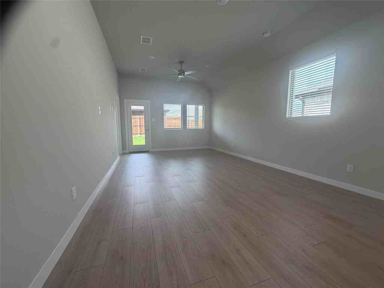 810 Knox River Dr - Photo 4 of 11