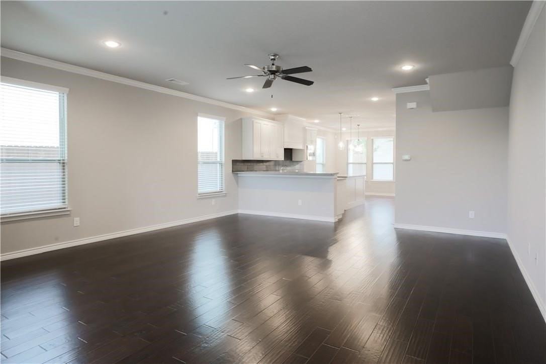 2605 Mccart Ave - Photo 4 of 29