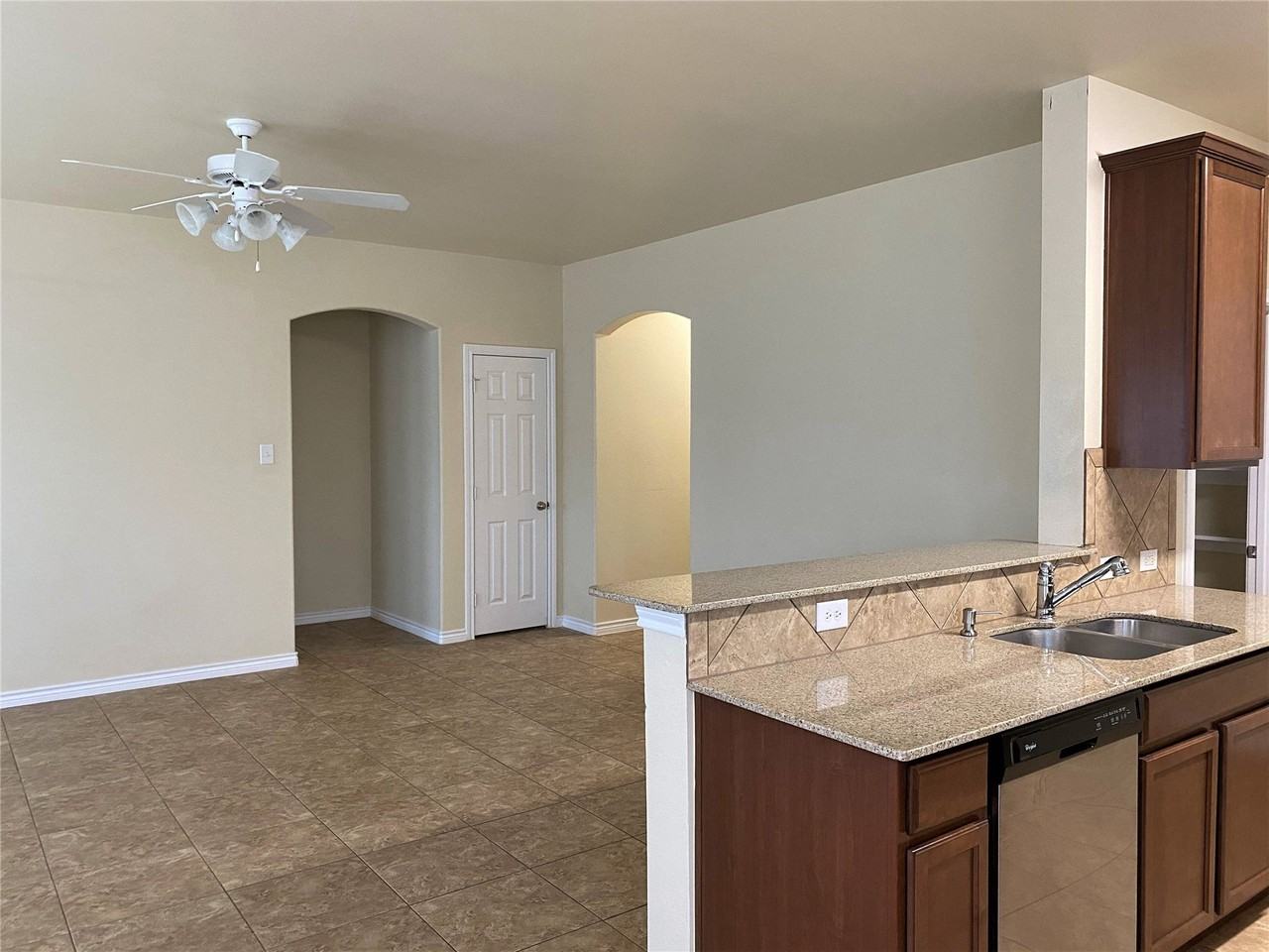 247 Pine Crest Dr - Photo 6 of 23