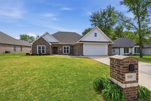 featured image of 230 Bent Oak Dr