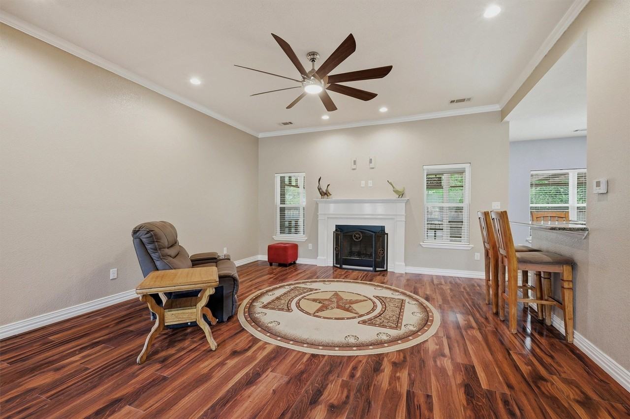 230 Bent Oak Dr - Photo 5 of 39