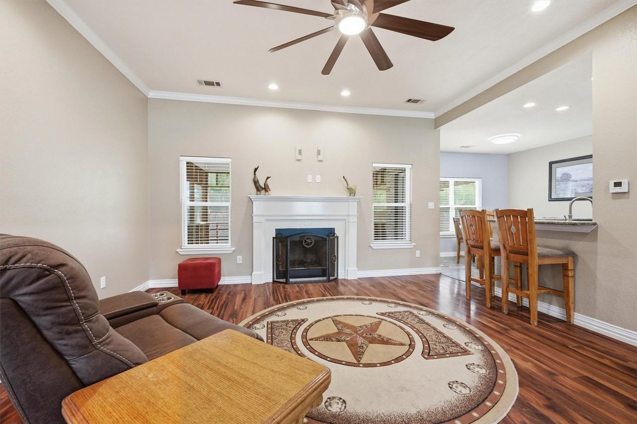 230 Bent Oak Dr - Photo 6 of 39
