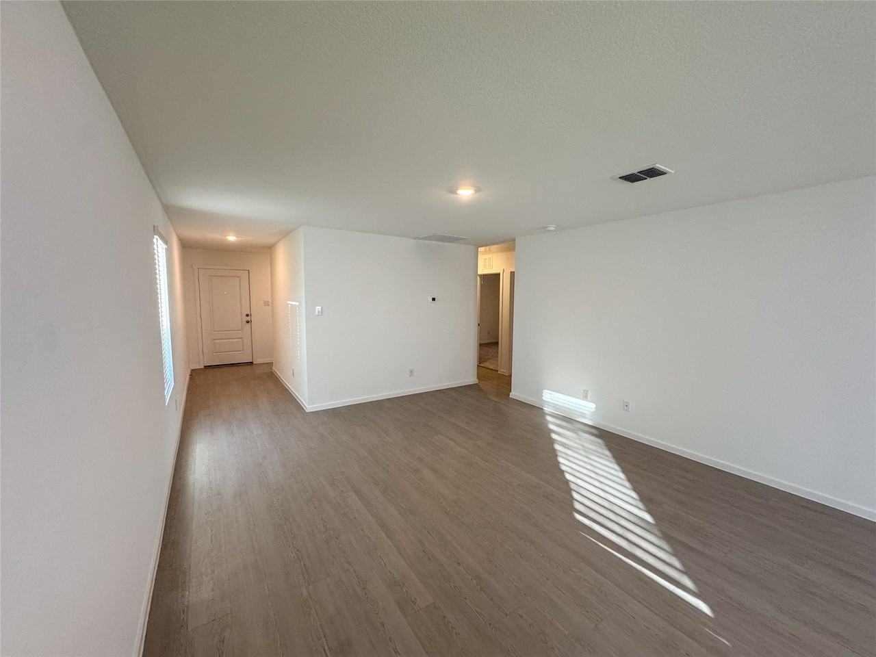3915 Selawik St - Photo 7 of 19