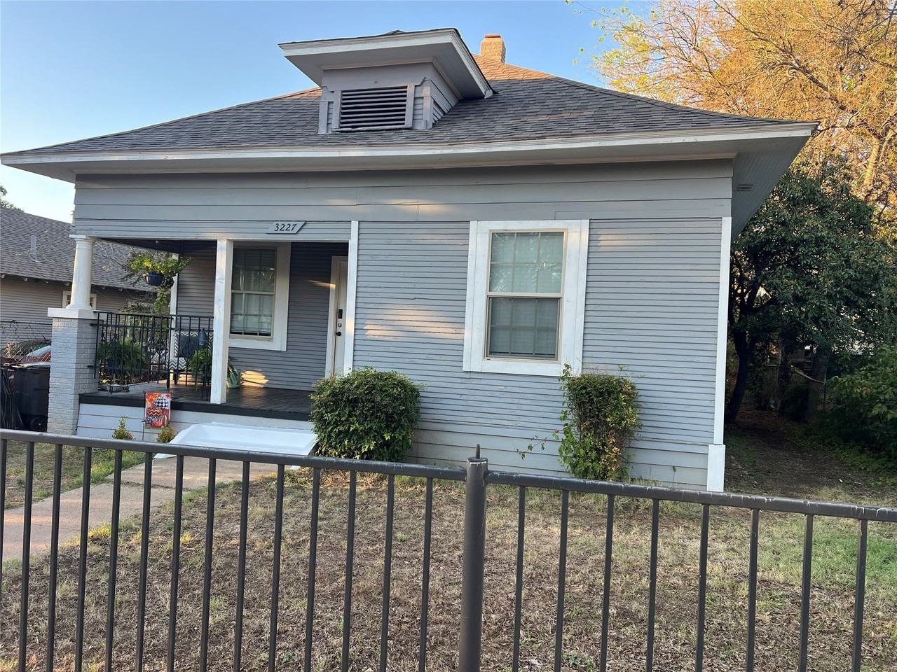 3227 Avenue I - Photo 2 of 39
