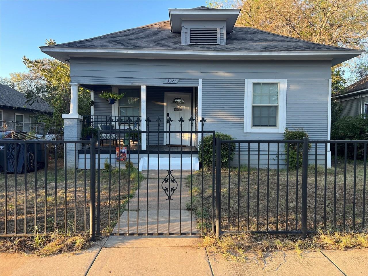 3227 Avenue I - Photo 3 of 39