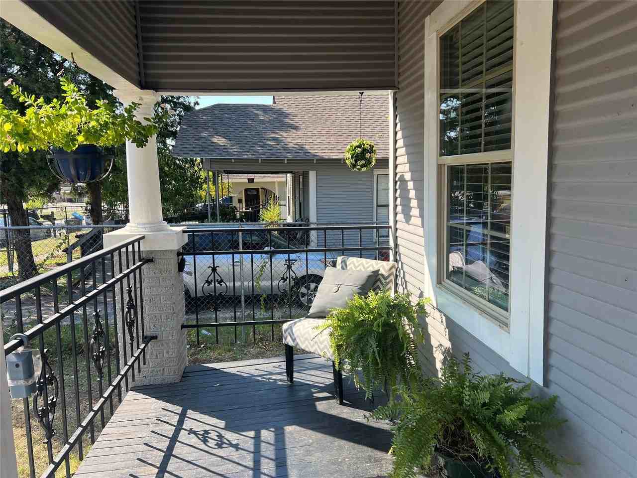 3227 Avenue I - Photo 6 of 39