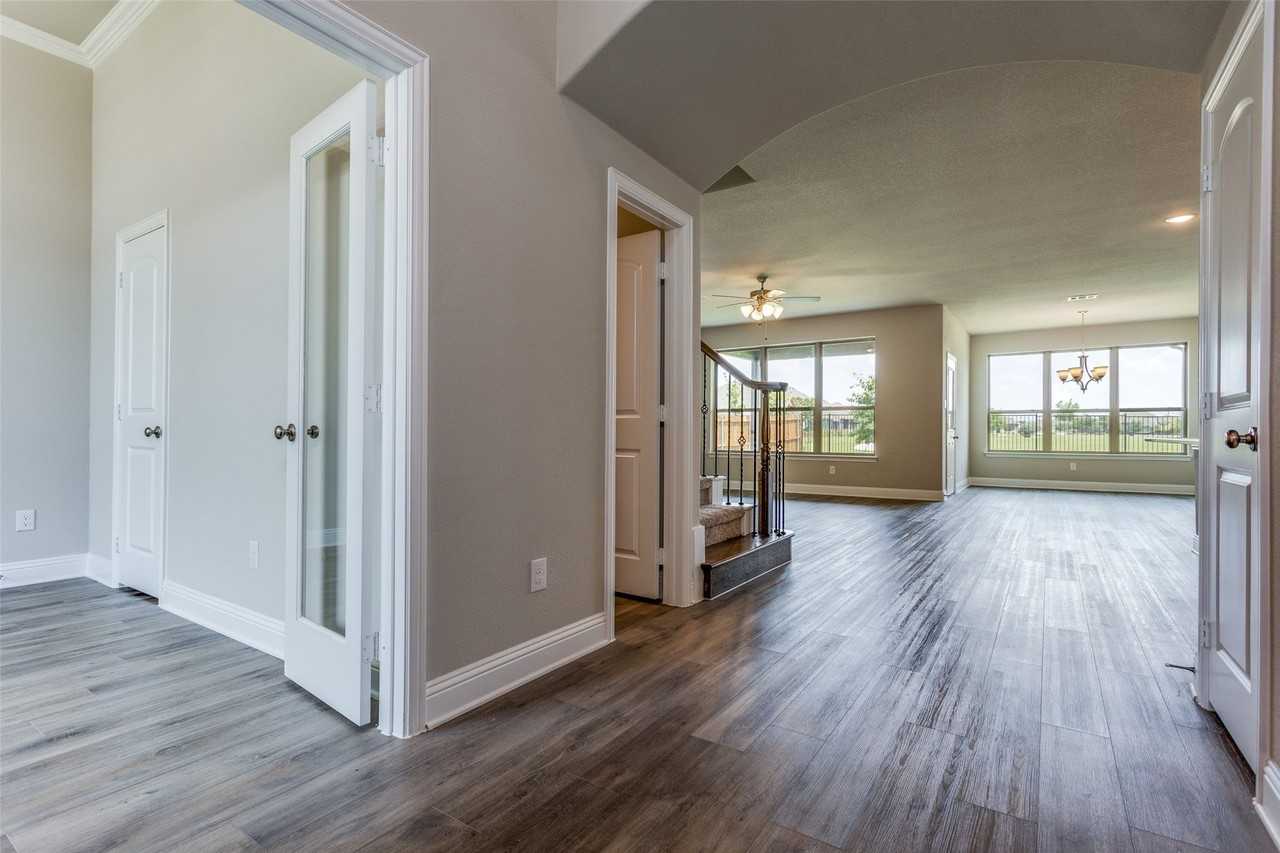2921 Pronghorn Dr - Photo 2 of 35