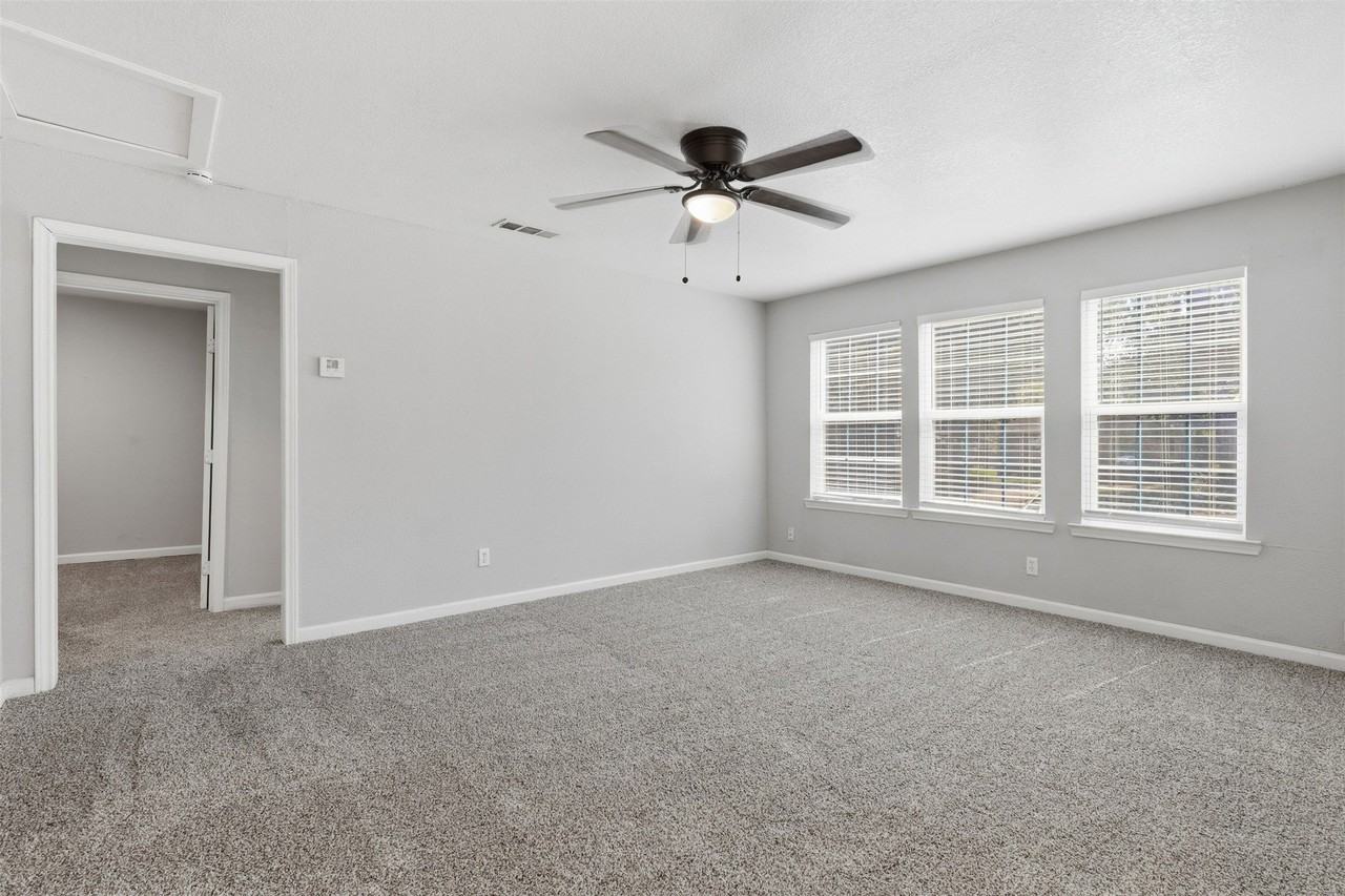 205 Olive St - Photo 3 of 26