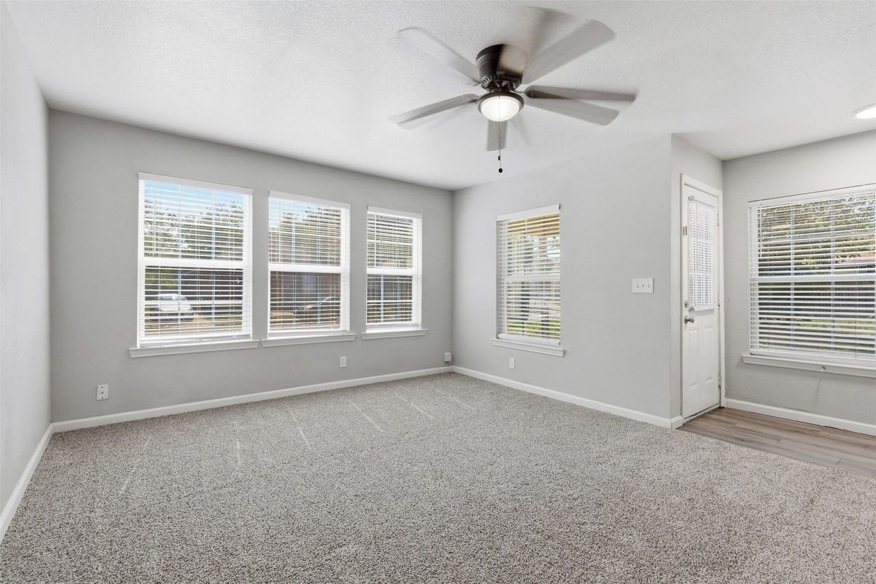 205 Olive St - Photo 7 of 26