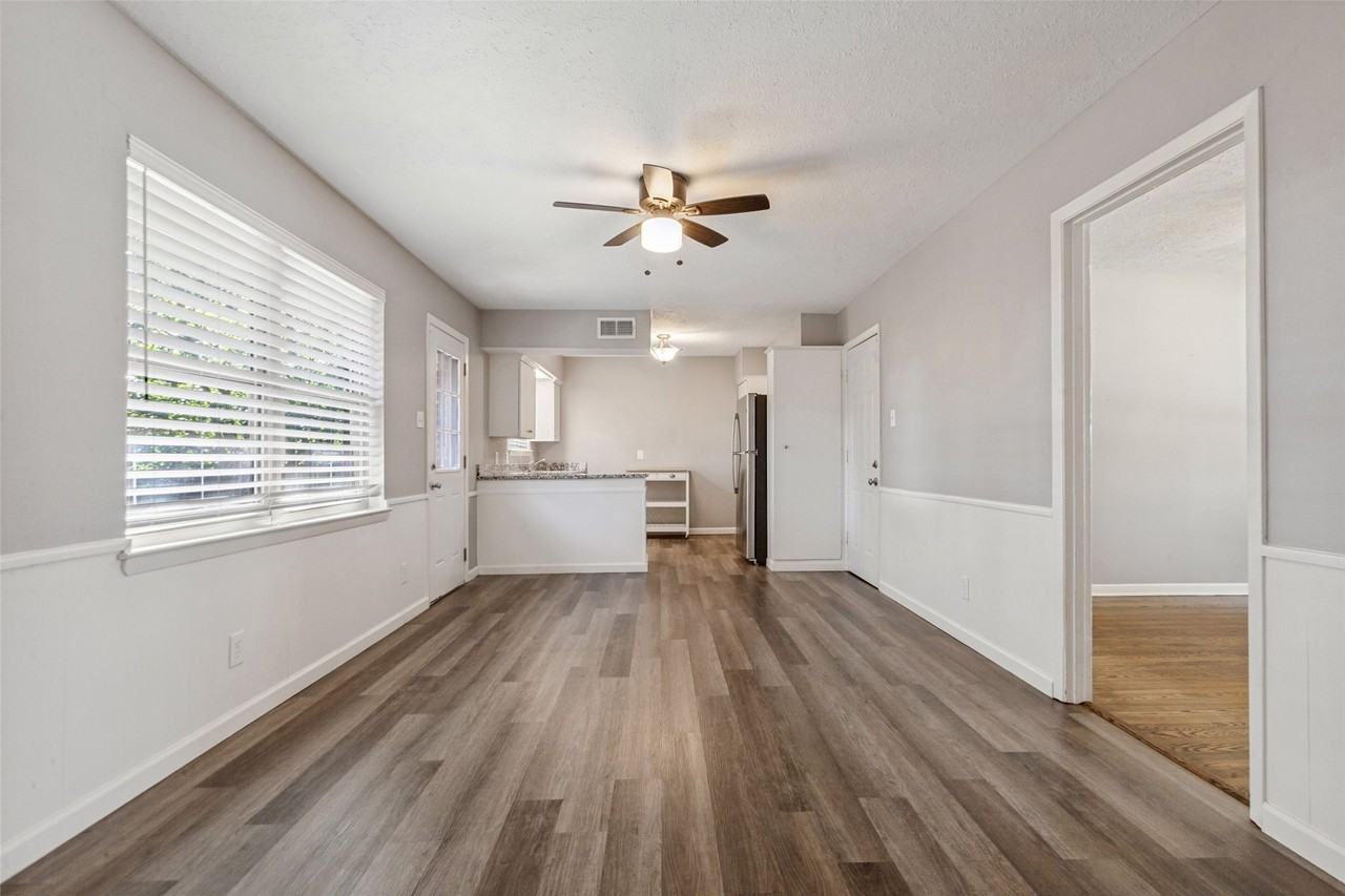 1335 Northlake Dr - Photo 4 of 12