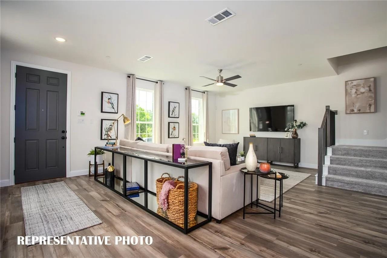 8869 Phoebe Rd - Photo 3 of 13