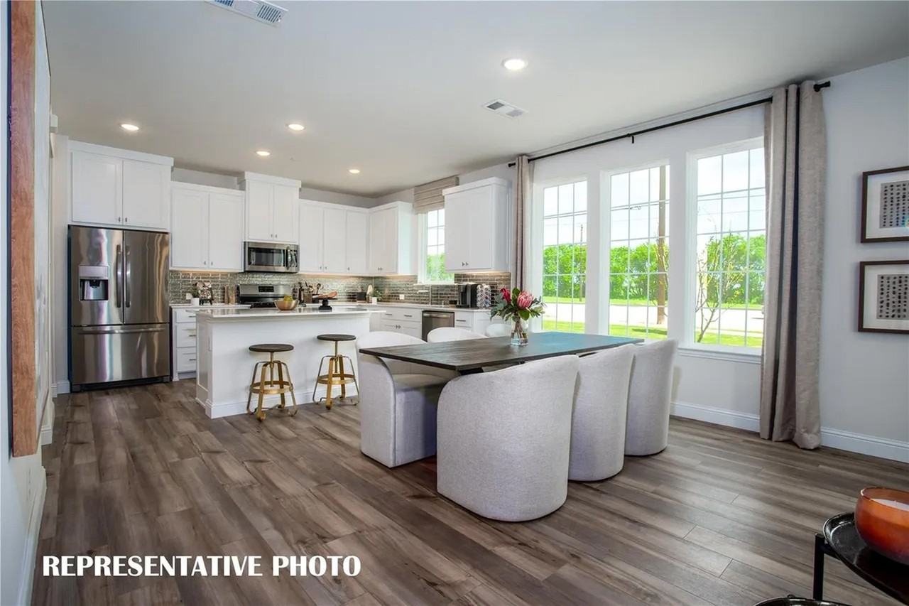 8869 Phoebe Rd - Photo 6 of 13