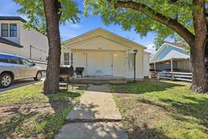 featured image of 2732 Avenue I #B