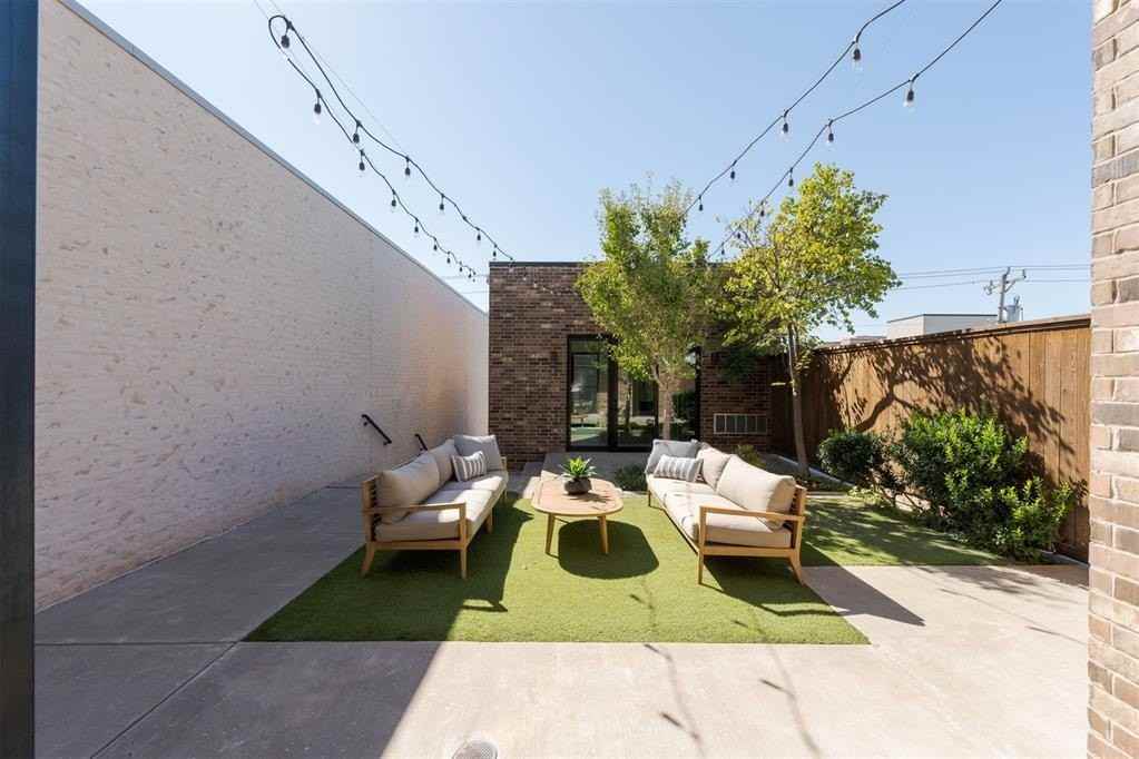 616 Nw 6th St - Photo 7 of 50