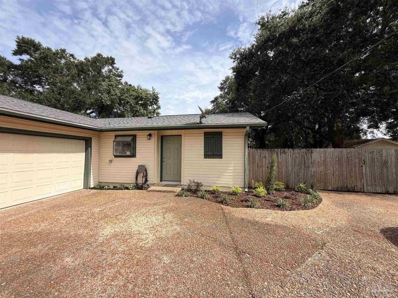 4188 Aqua Vista Dr - Photo 2 of 27