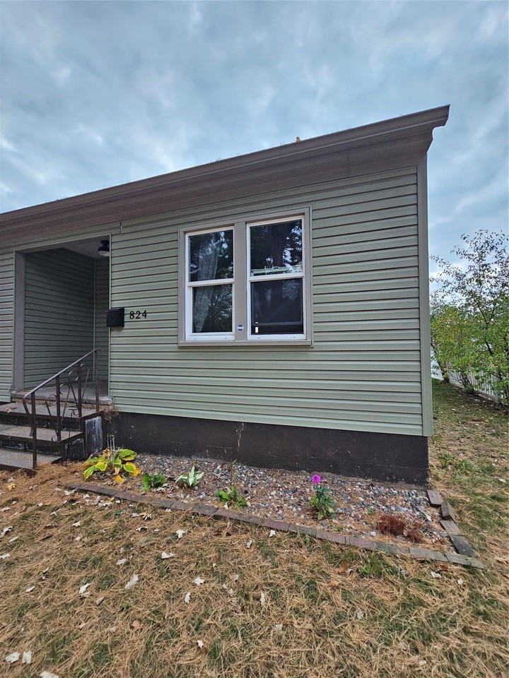824 Craite Ave - Photo 2 of 29