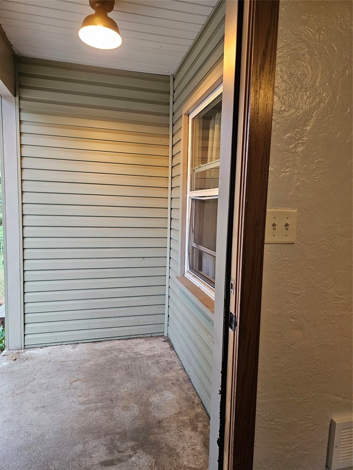 824 Craite Ave - Photo 3 of 29