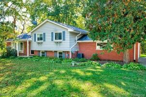 featured image of 8330 Hamburg Rd