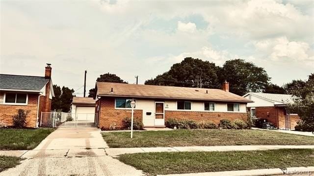 38022 Lyndon St - Photo 2 of 18