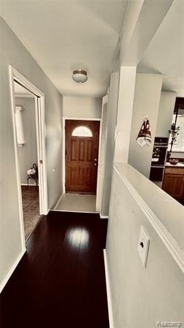 38022 Lyndon St - Photo 3 of 18