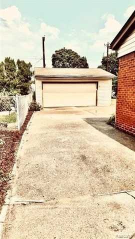 38022 Lyndon St - Photo 5 of 18