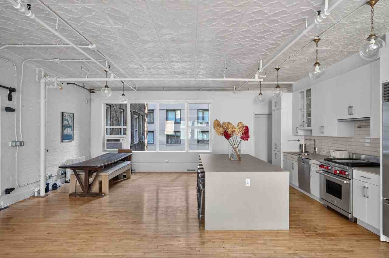 143 W 27th St - Photo 4 of 10