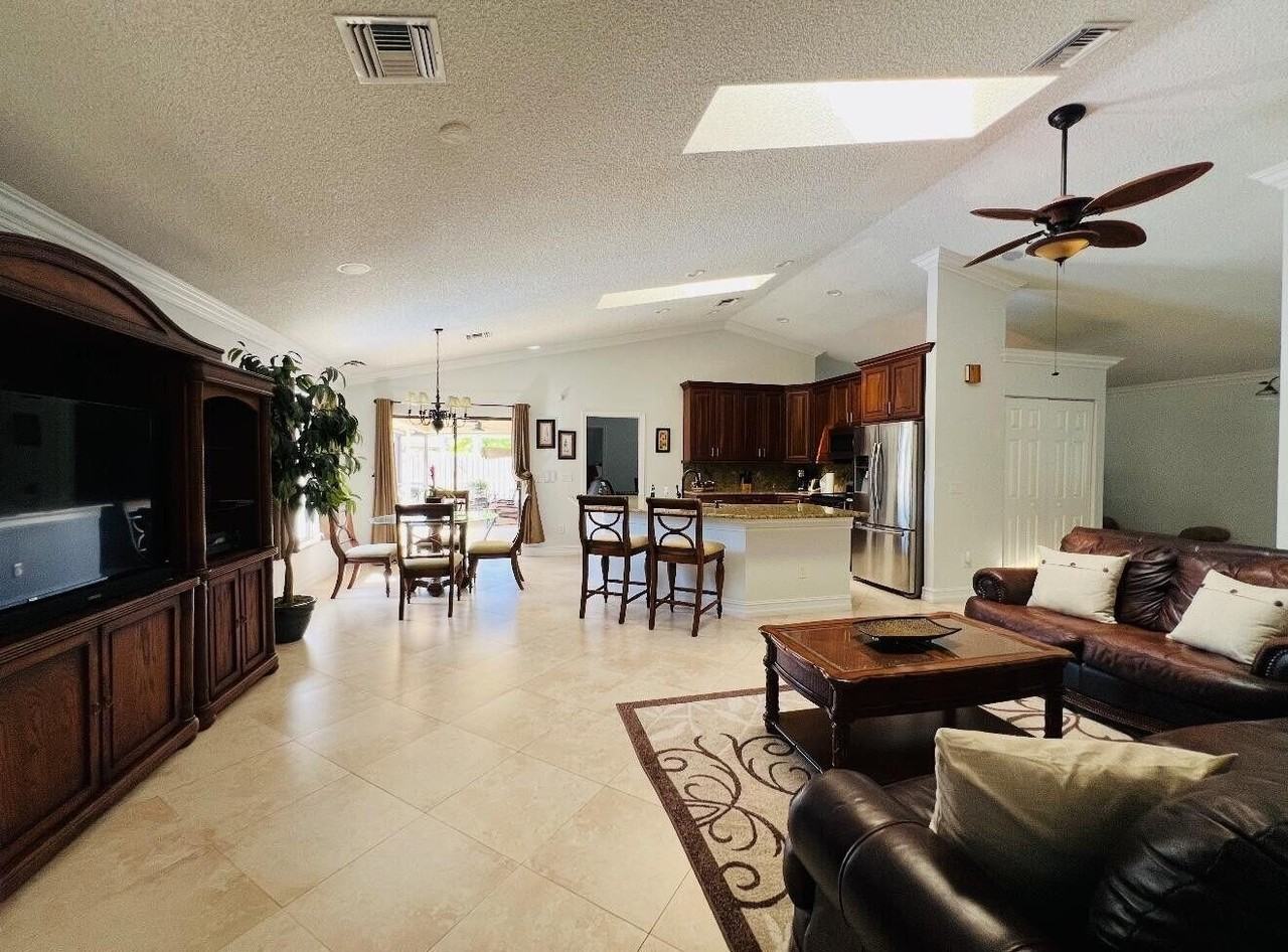 1873 Hollyhock Rd - Photo 2 of 26
