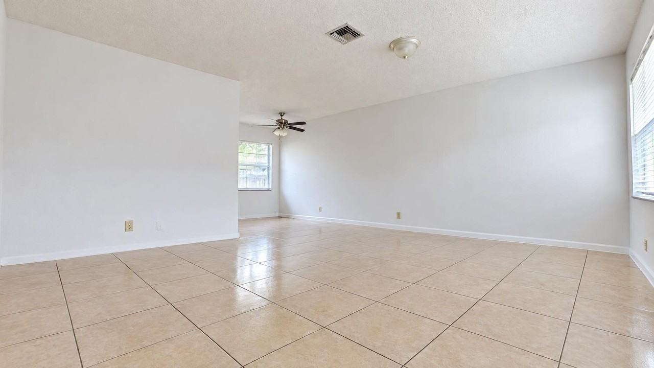 3970 Nw 31st Ter #4 - Photo 7 of 13
