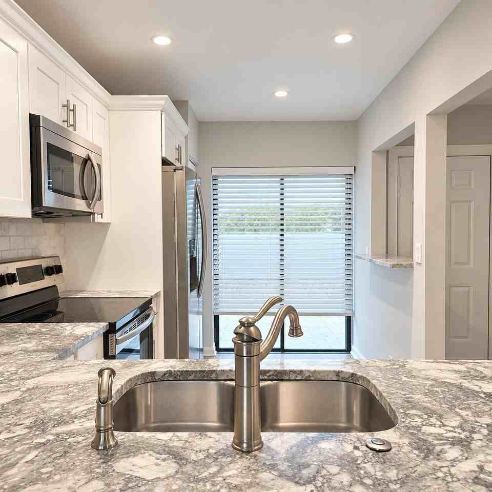 242 Wood Dale Dr - Photo 2 of 6
