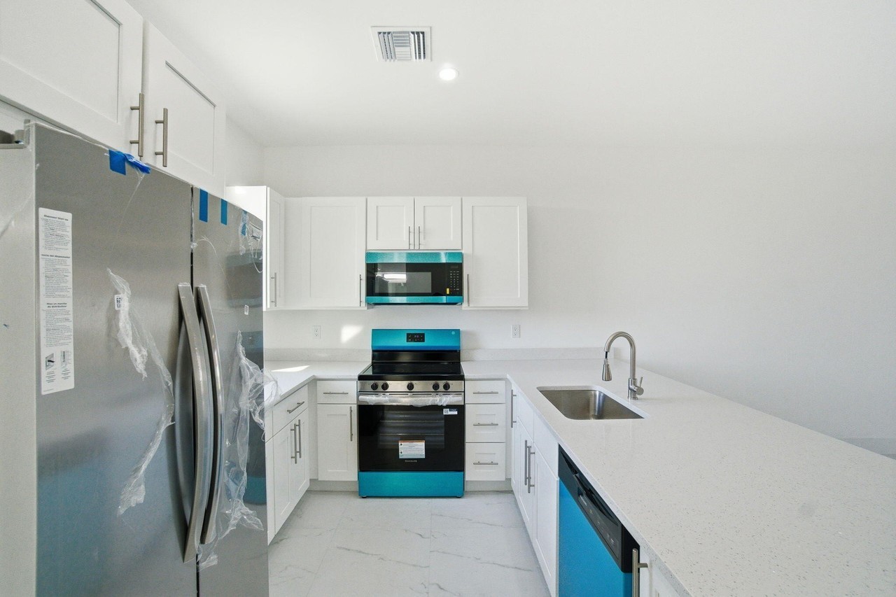 259 Grant Blvd - Photo 4 of 18