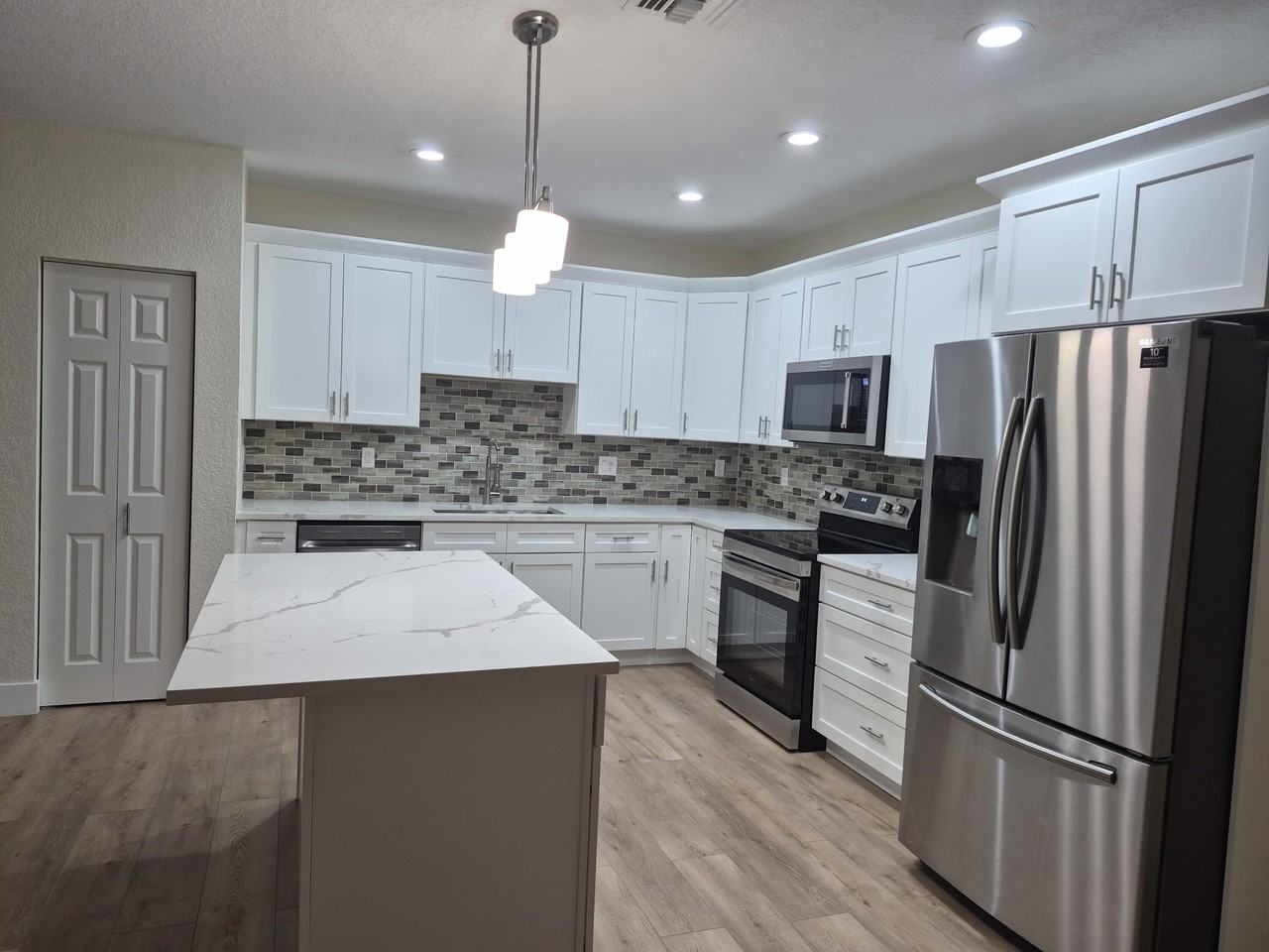 6472 Azura Lake Rd - Photo 4 of 28