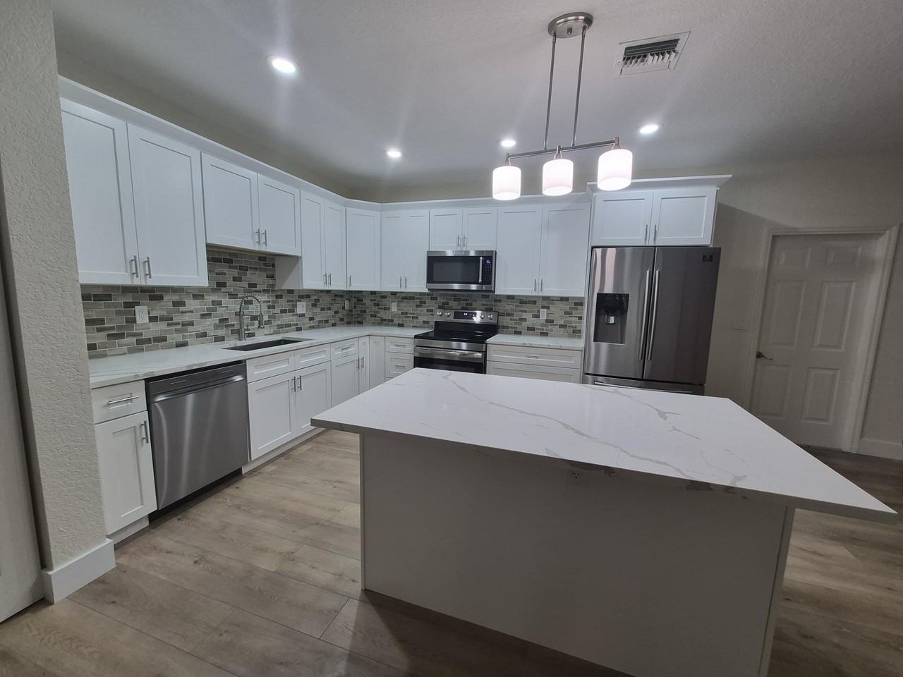 6472 Azura Lake Rd - Photo 6 of 28