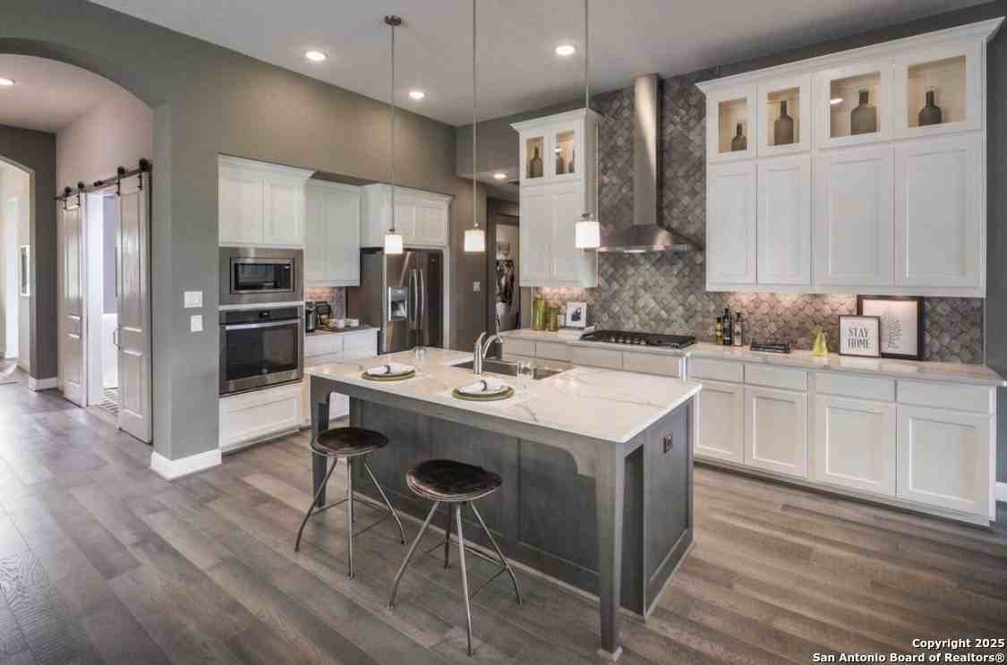 1362 Oaklawn Dr - Photo 3 of 42