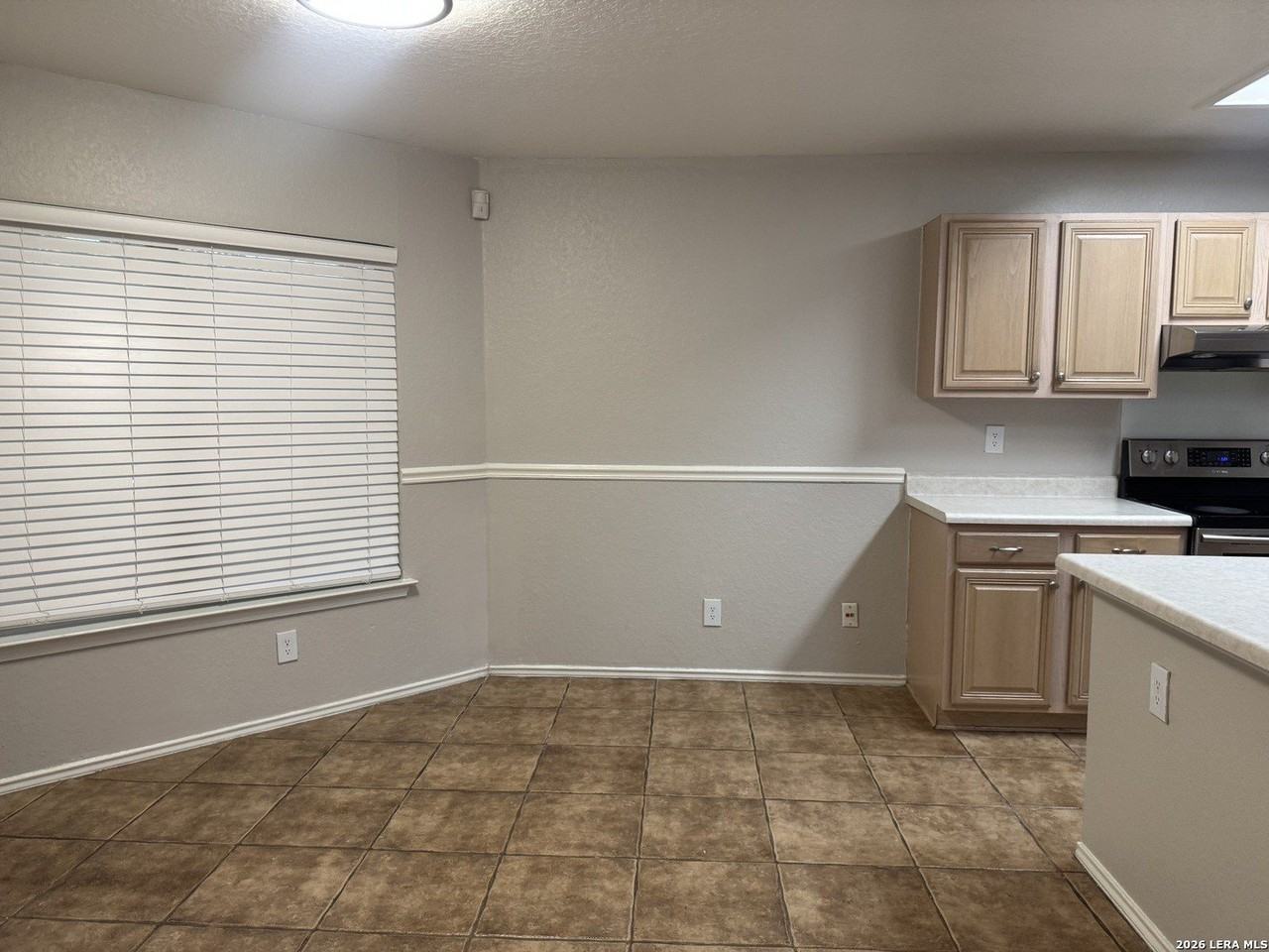 5663 Lovett Oaks - Photo 6 of 13