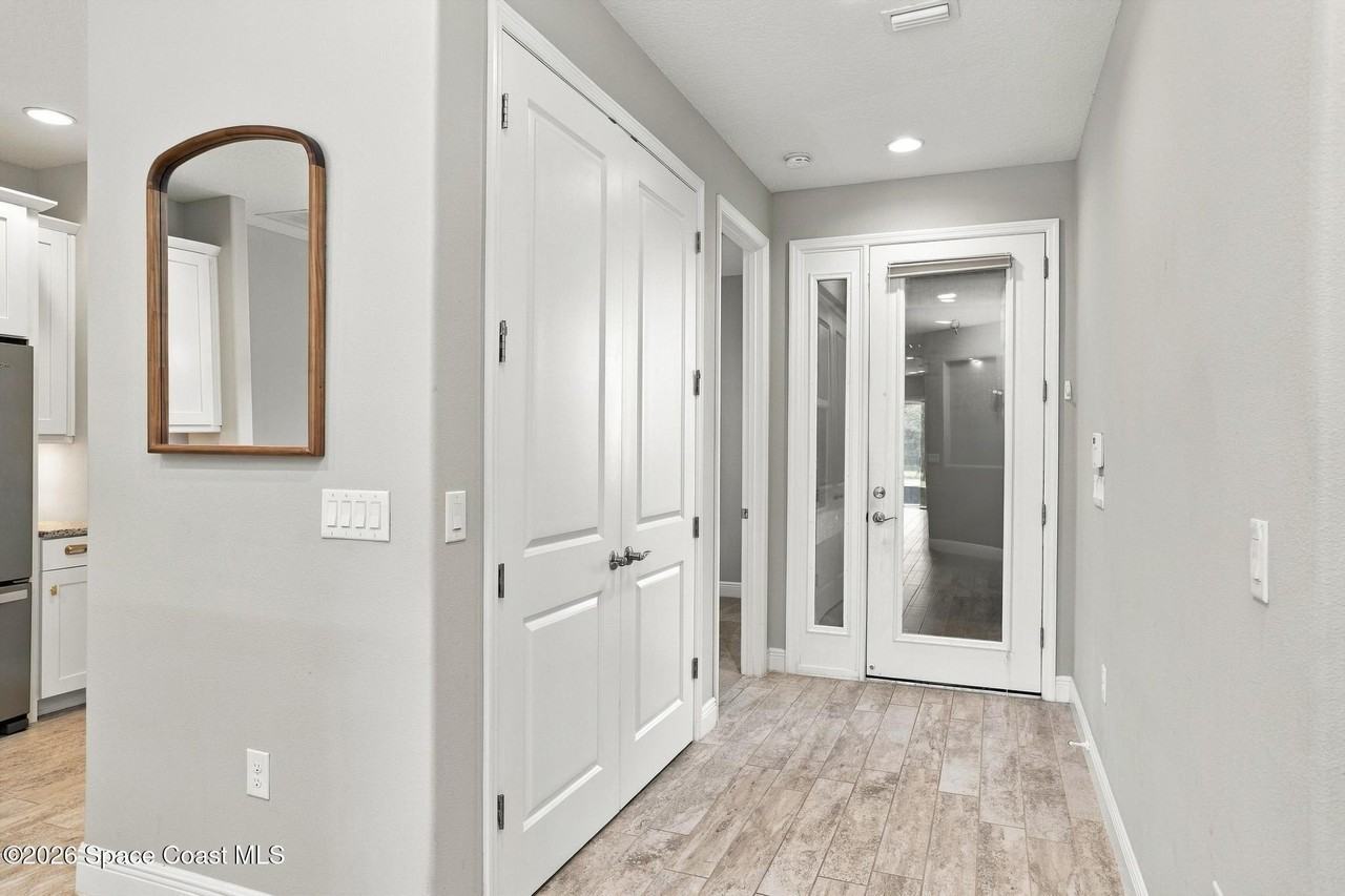 7634 Loren Cove Dr - Photo 5 of 39