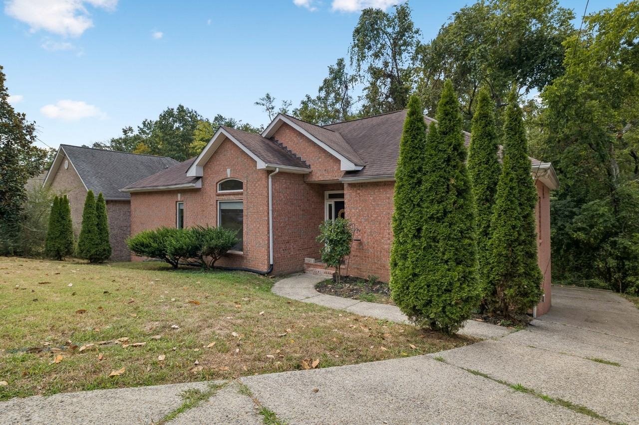 7145 Forrest Oaks Dr - Photo 2 of 3