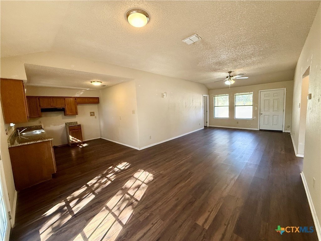 1728 Colleen Dr - Photo 5 of 21