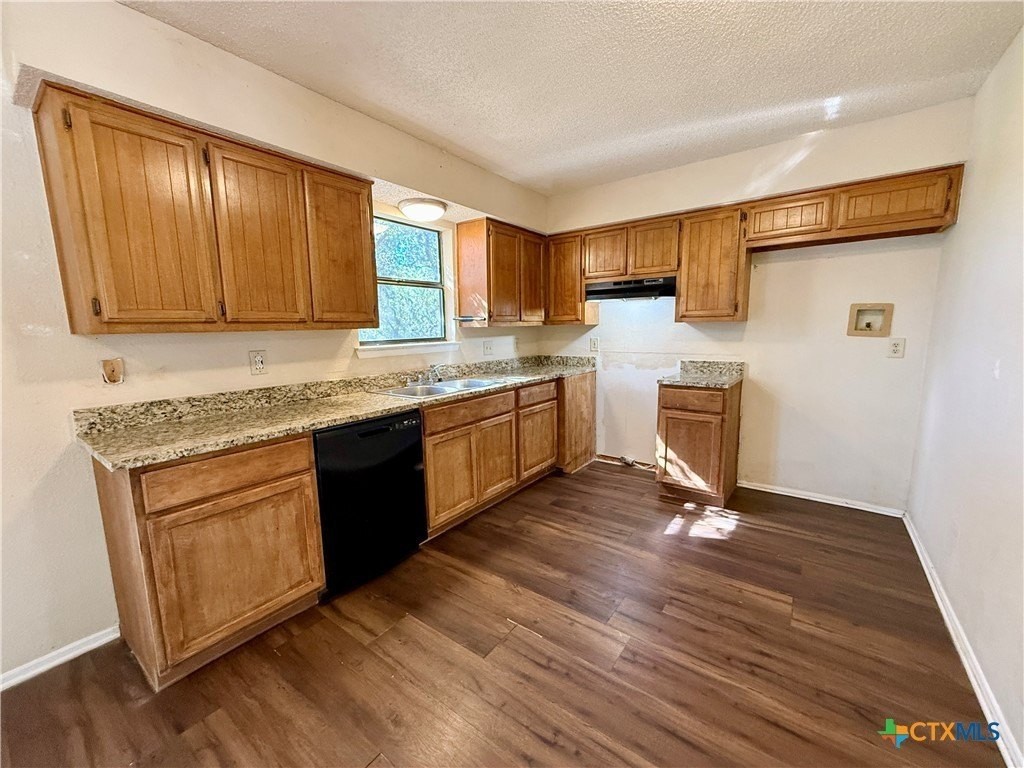 1728 Colleen Dr - Photo 7 of 21