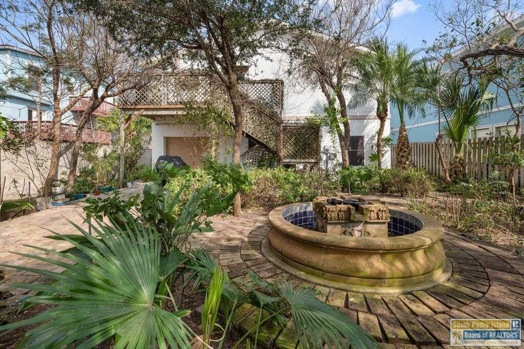 813 N Shore Dr - Photo 2 of 19