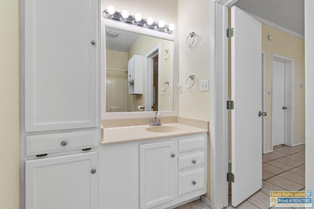 813 N Shore Dr - Photo 7 of 19