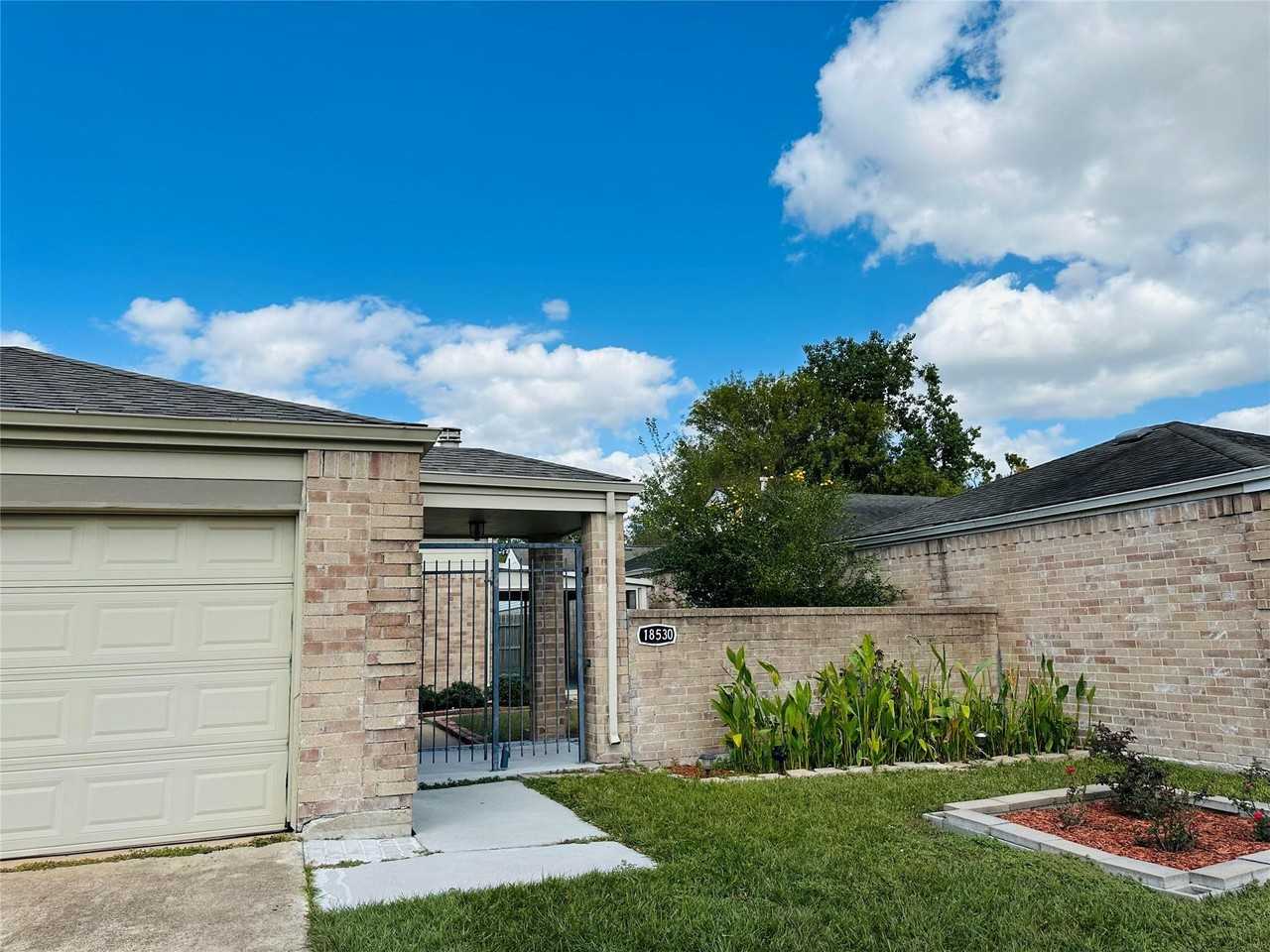 18530 Meadows Way Dr - Photo 2 of 15