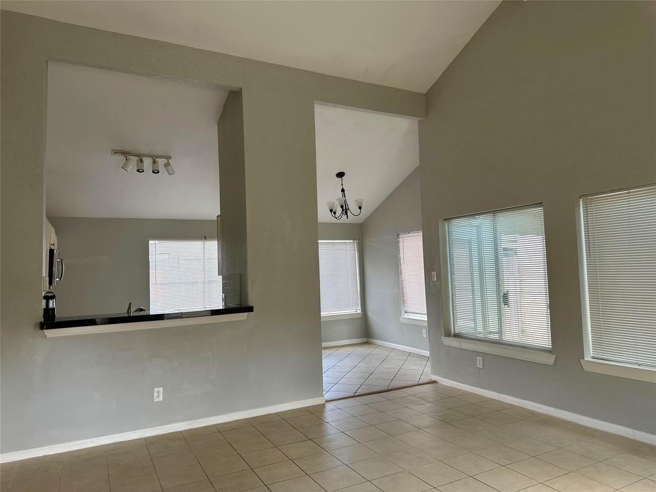 18530 Meadows Way Dr - Photo 5 of 15