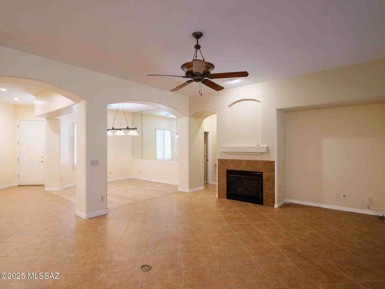 13065 N High Hawk Dr - Photo 3 of 26