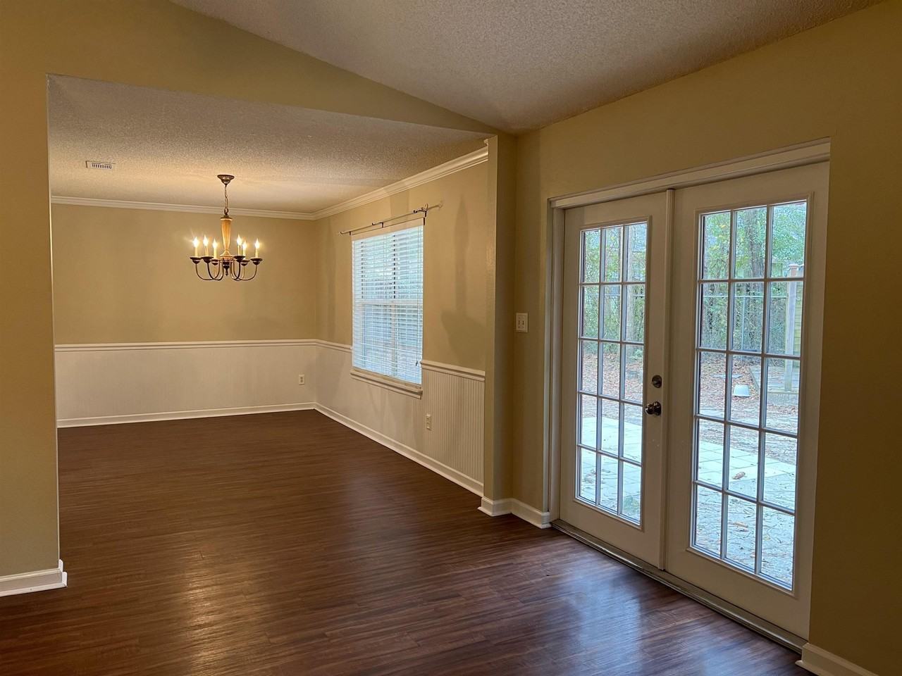 8653 Oak Forest Trl - Photo 5 of 18