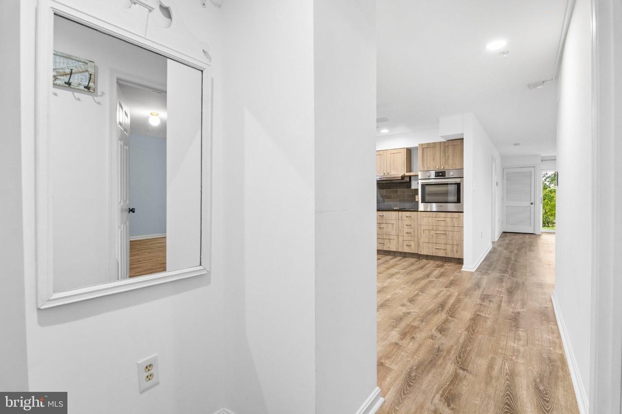 2900 Shipmaster Way #116 - Photo 3 of 33