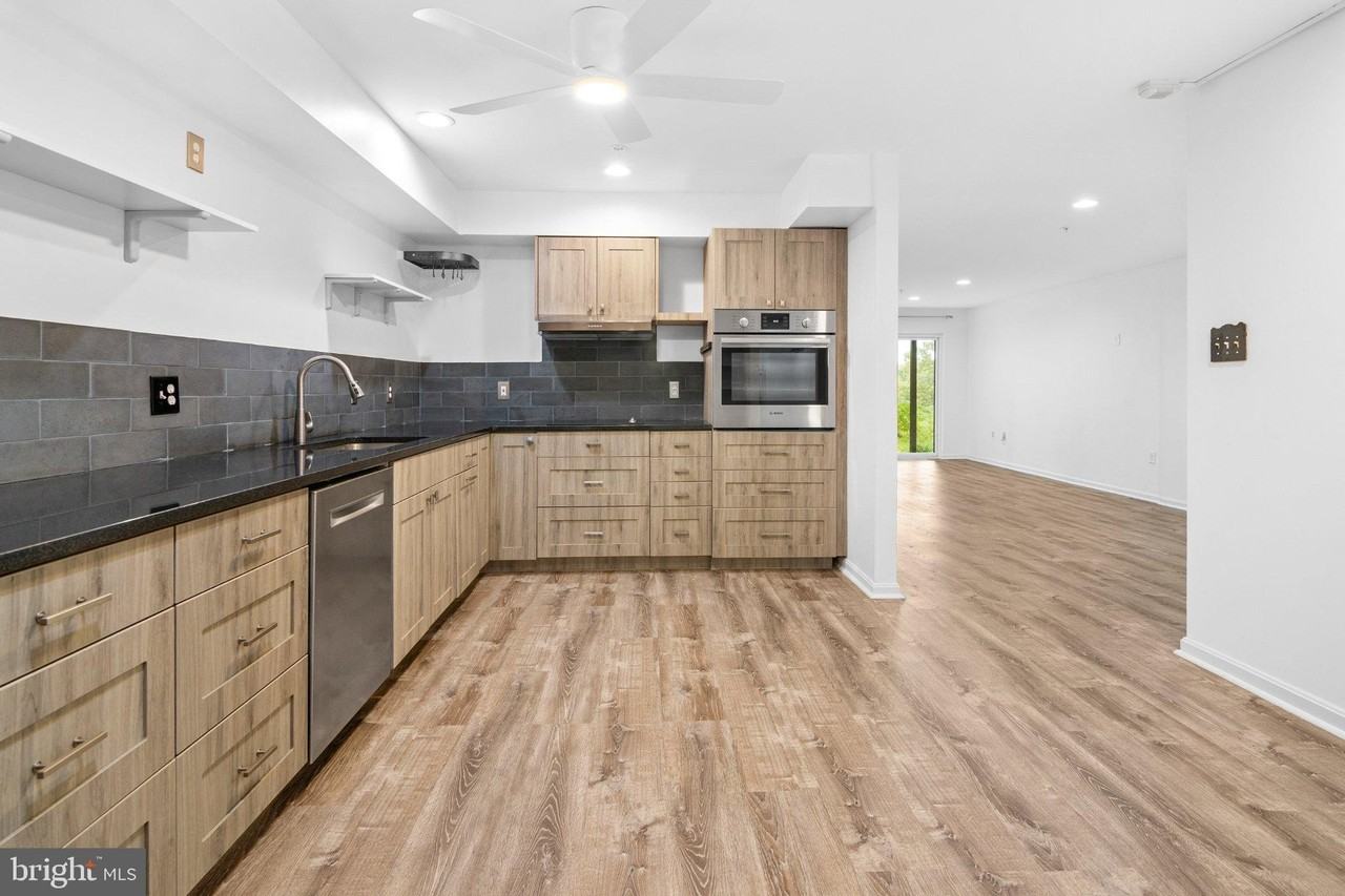 2900 Shipmaster Way #116 - Photo 7 of 33