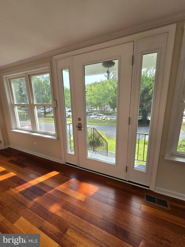 1554 N Harbor Dr - Photo 3 of 25