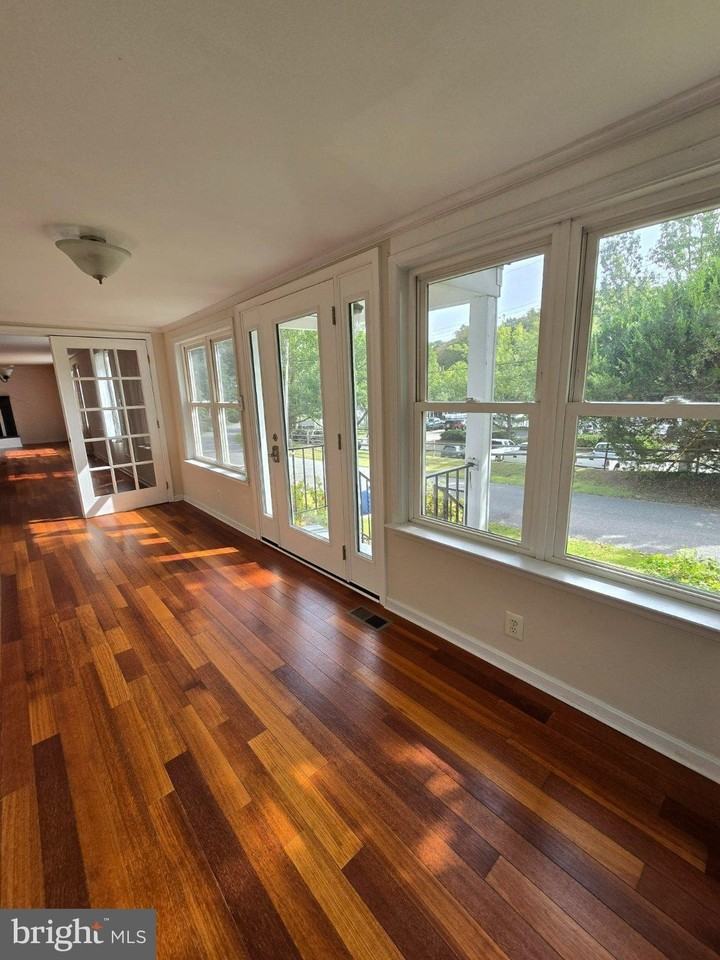1554 N Harbor Dr - Photo 4 of 25